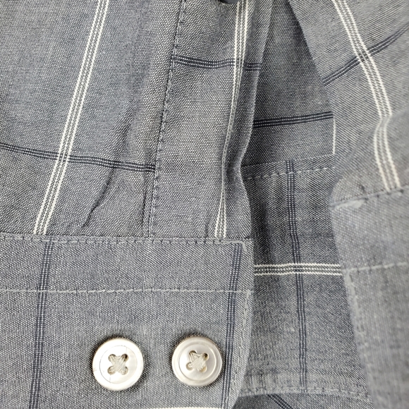 Van Heusen long sleeve button up shirt L - Picture 6 of 13